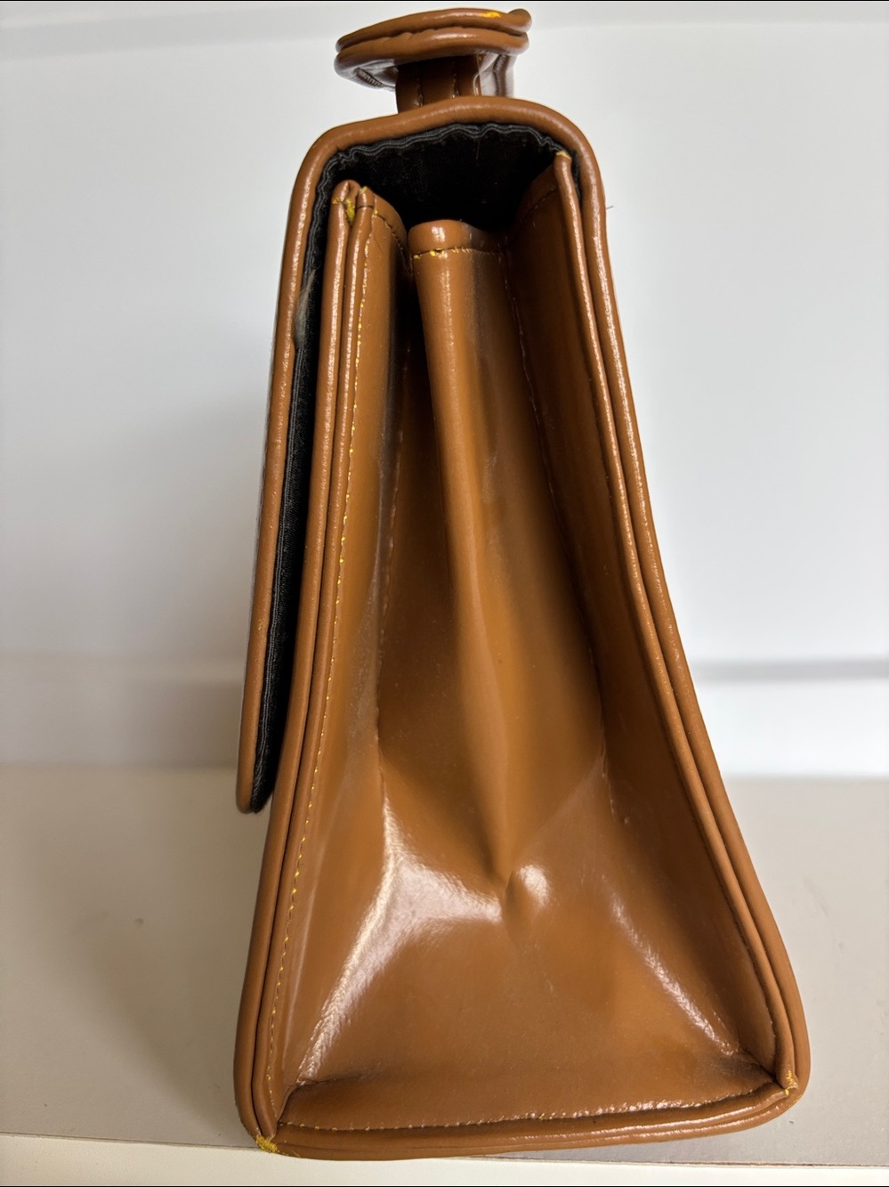 Classic Vintage Top-Handle Women's Bag in Cognac Brown - Picture 5 of 13